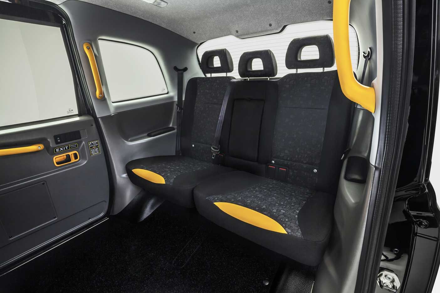 Z3 TX4-Back-seats-passenger